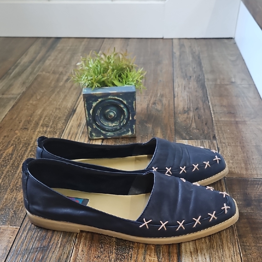 Art Effects Navy Blue Leather Slip‎ On Flats W/ Decorative Tan Stitching Accents